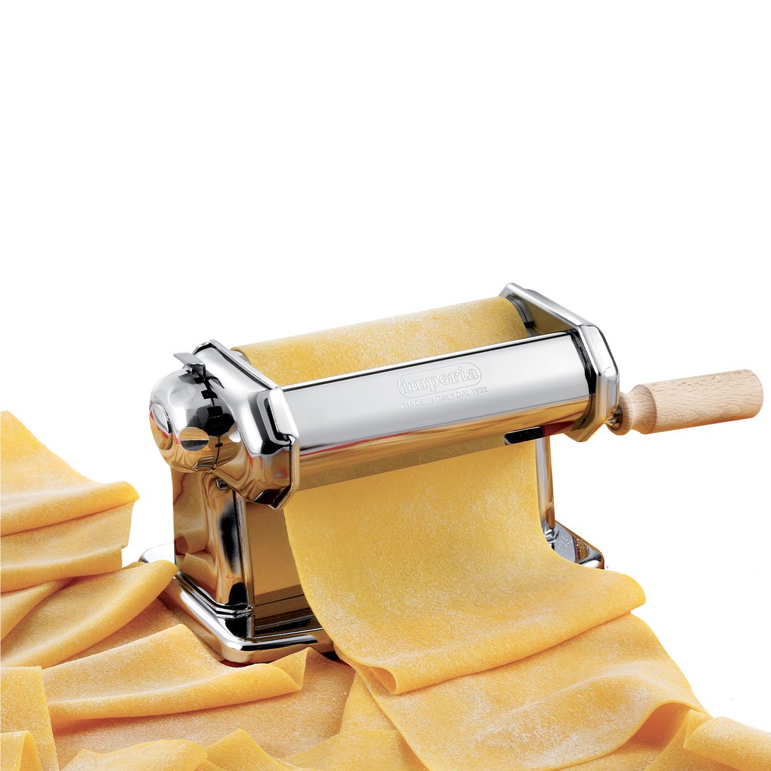 Imperia Sfogliatrice manual pasta sheet roller, angled view