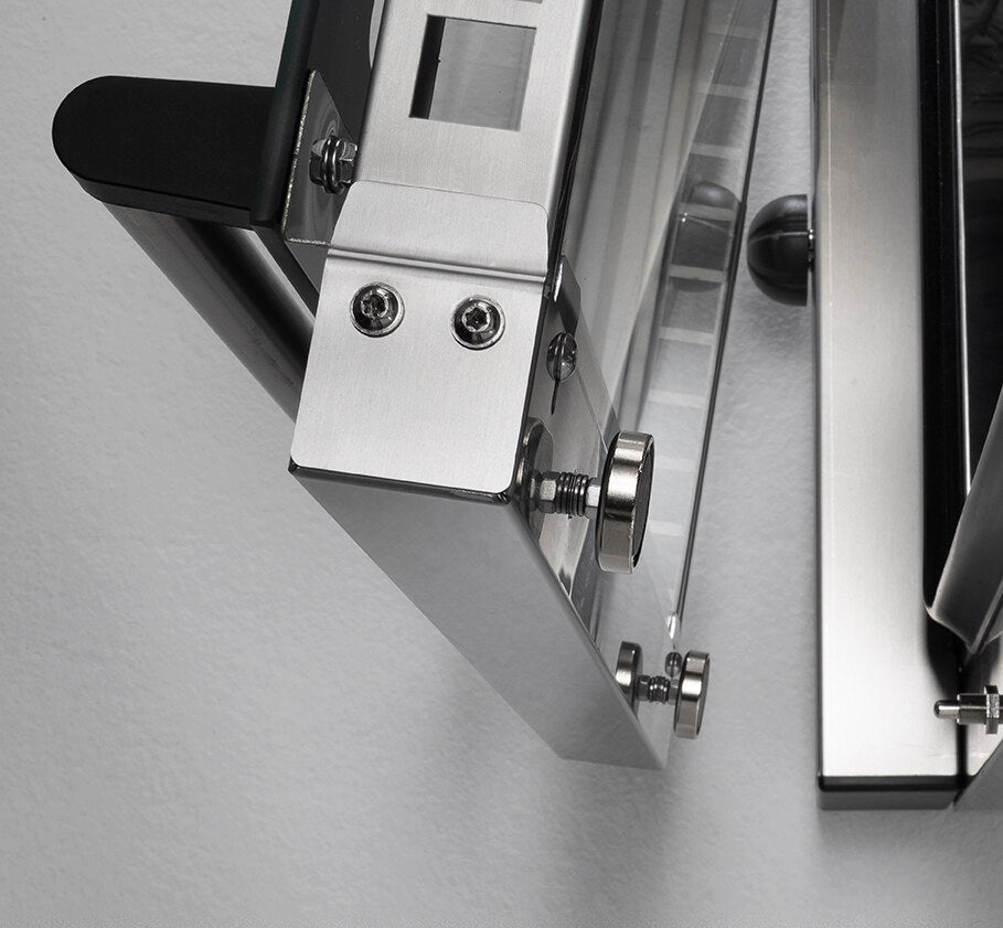 Saro EKO GN convection oven, door hinge detail