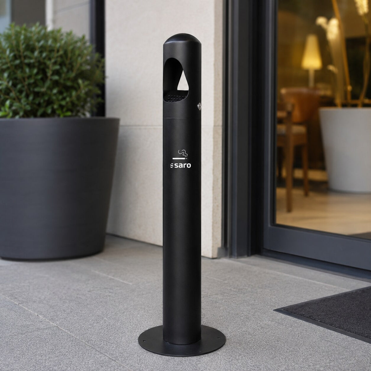 Saro RANA floor ashtray, entrance placement