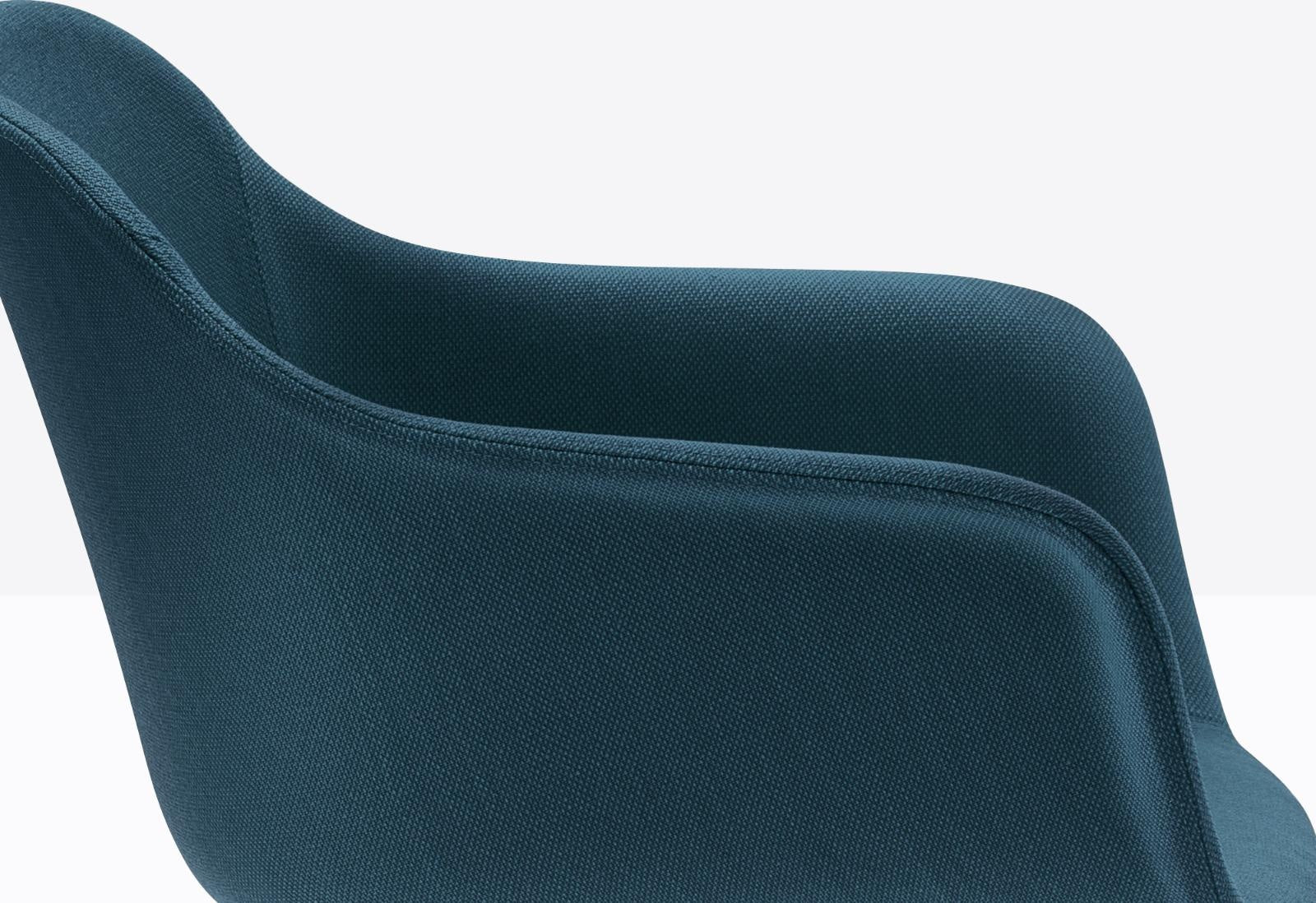 Babila XL Upholstered Armchair, 650×805 mm