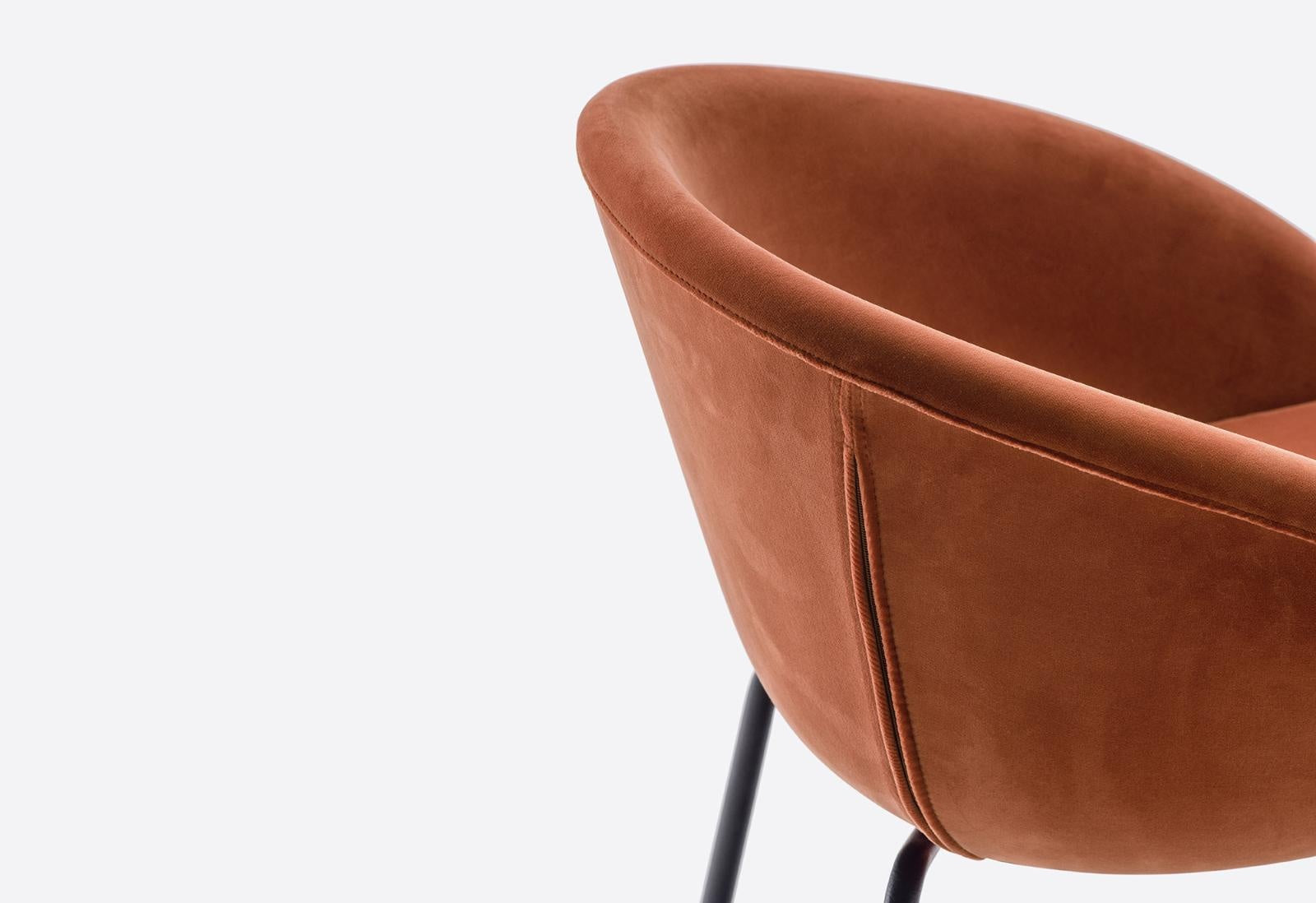 Gliss Upholstered Armchair, Steel Frame, Removable Cushion