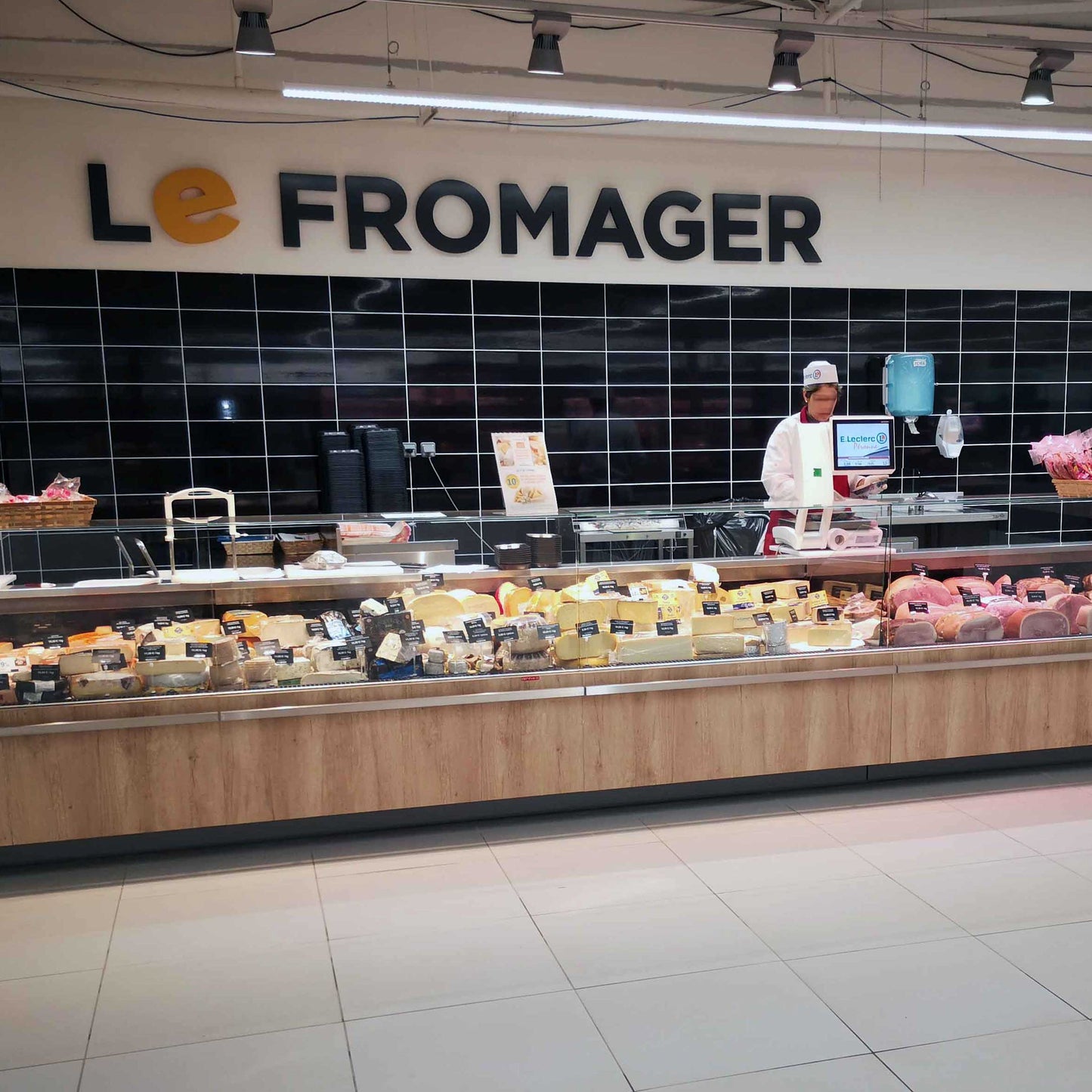 Serve-Over Refrigerated Counter, All-Glass, M1/M2