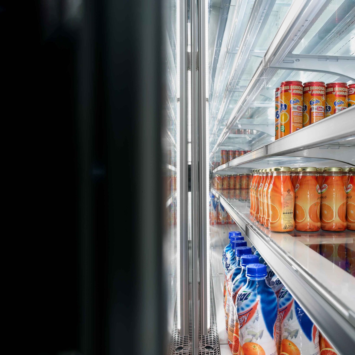 Vertical Glass-Door Refrigerated Display Cabinet