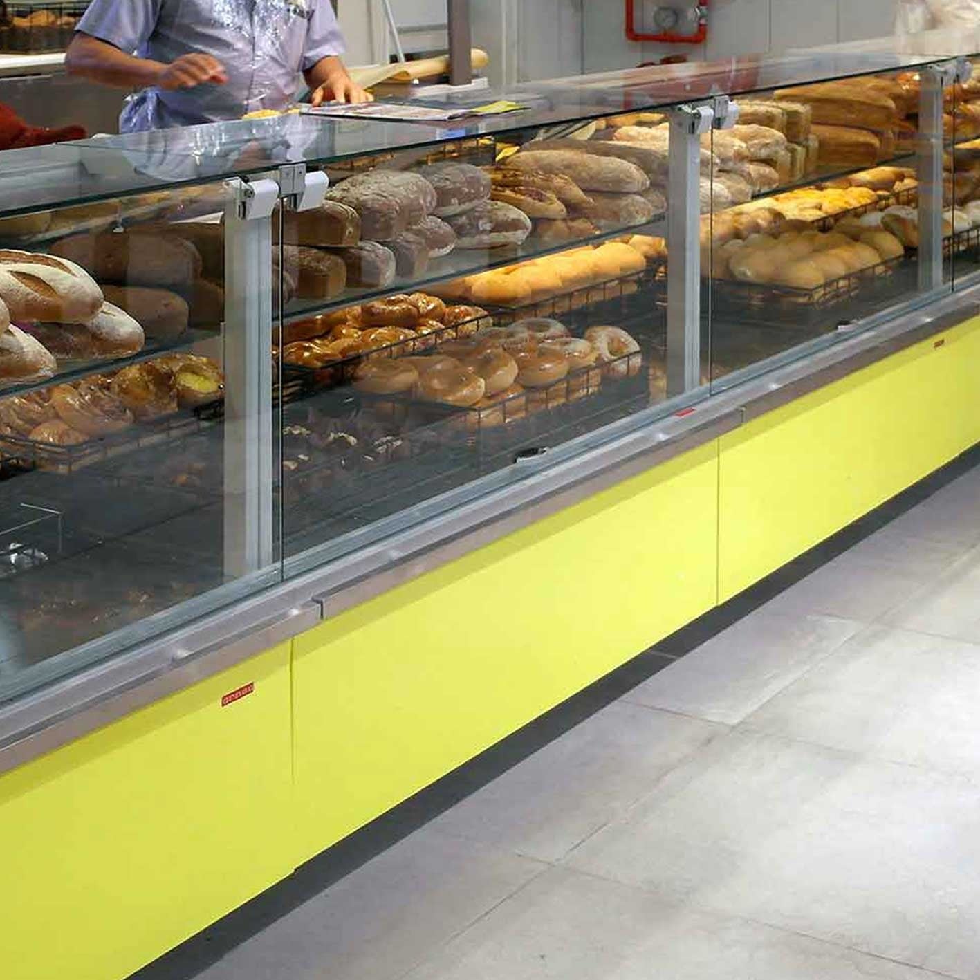 London 3 Serve-Over Counter, 0/+4°C, Remote