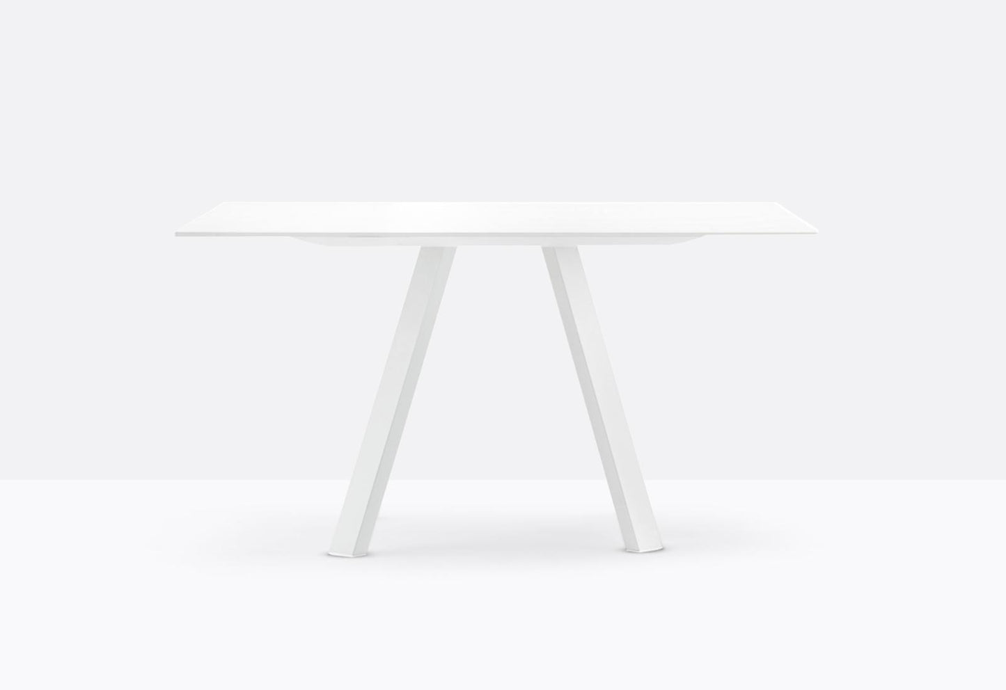 Arki Round Fixed Table, Ø1590, Laminate Top