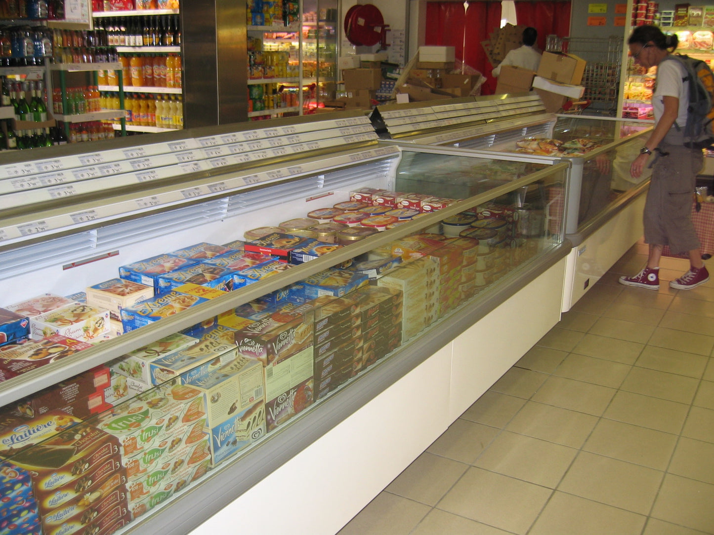 Closed Refrigerated Island, Frozen Food Display