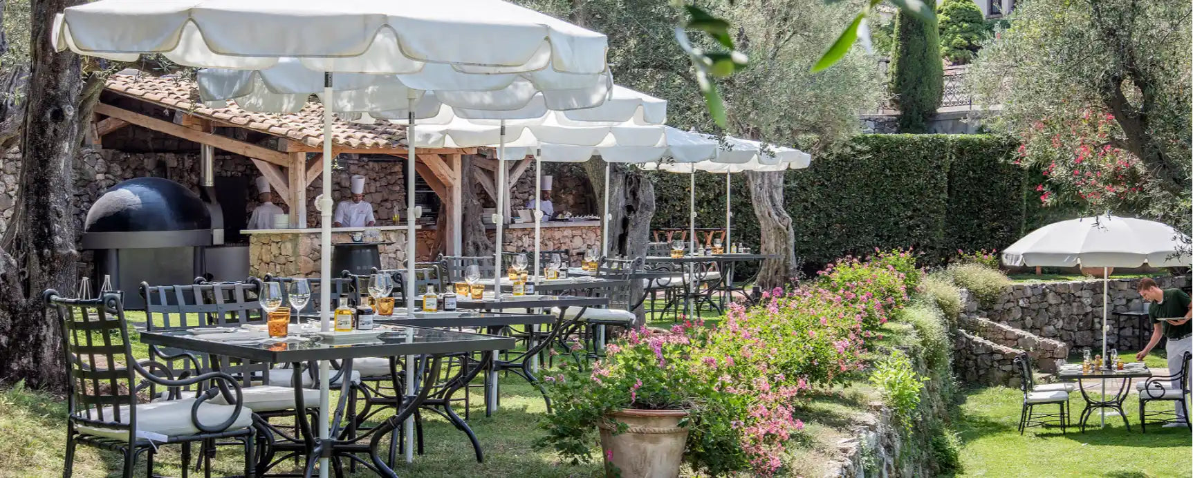 Pavesi Forni JOY 140 wood-fired oven installed in a chateau setting