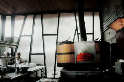 Pavesi Forni Twister Side installed in a restaurant