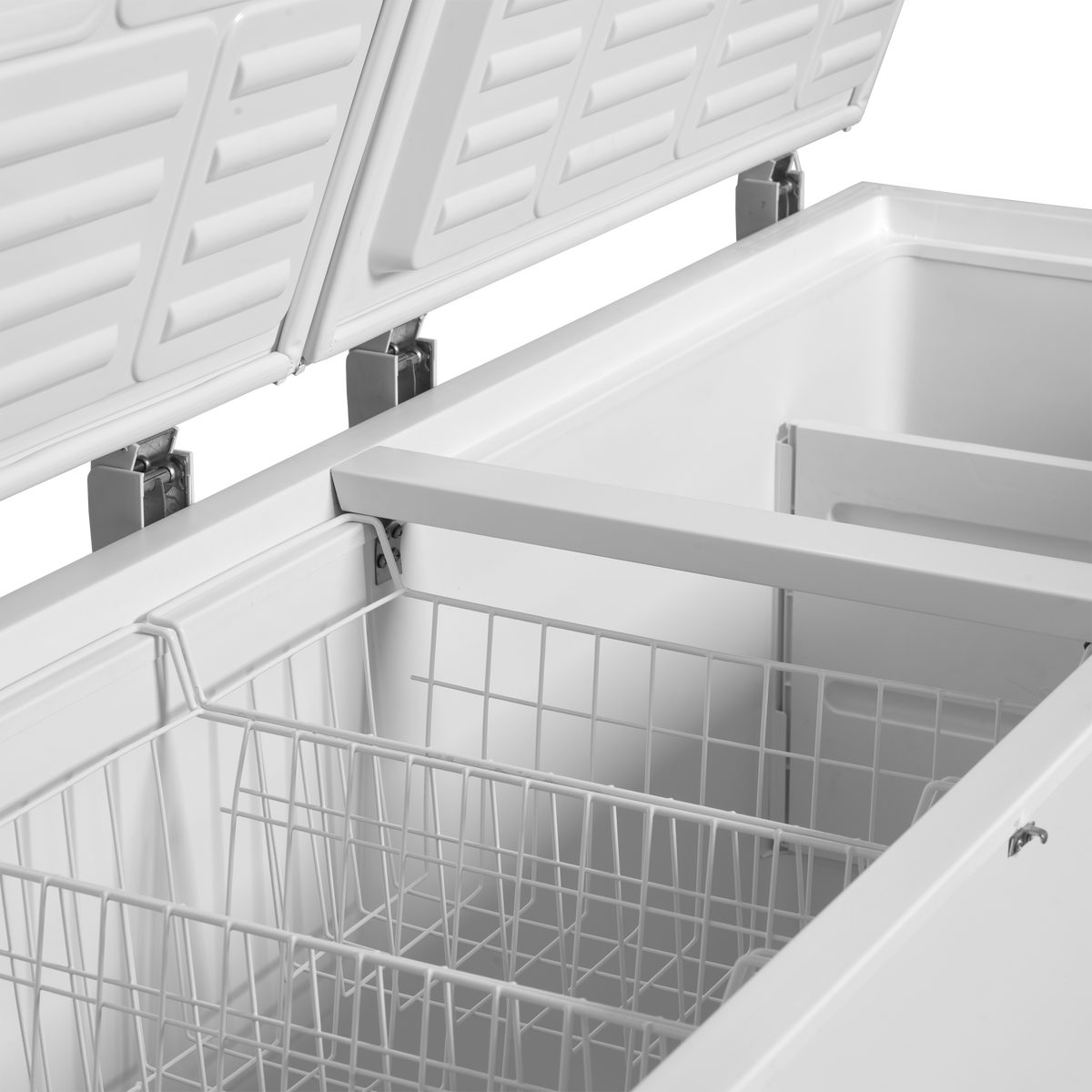 Tefcold Chest Freezer FR606S SL, Two-Piece Stainless Steel Lid, 524 L, image 3 of 4