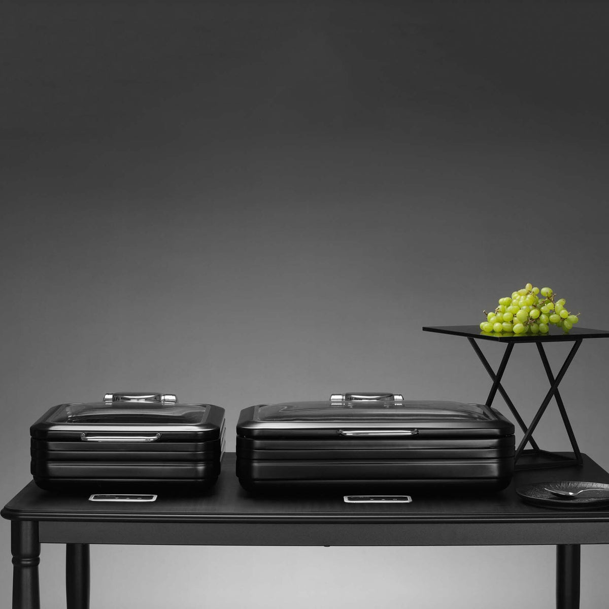 De Luxe induction chafing dish with glass lid