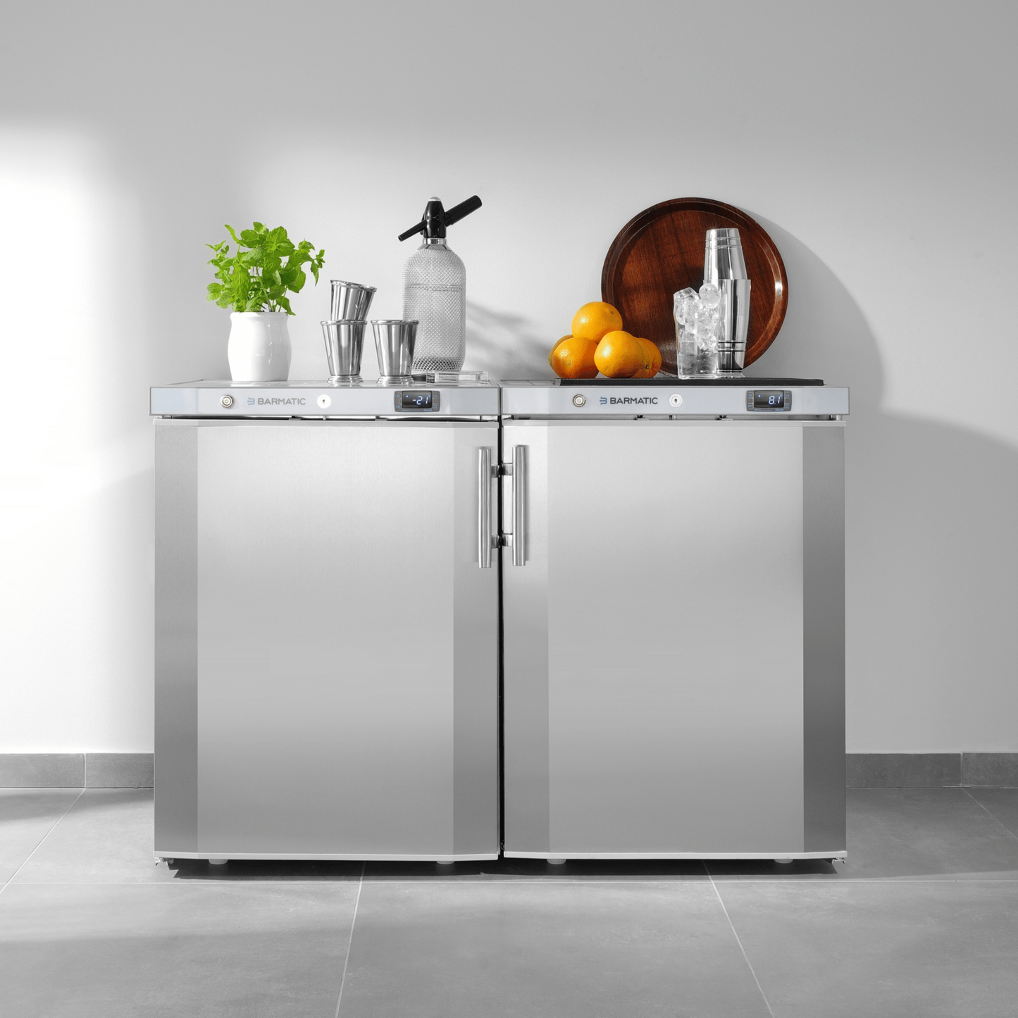 Mistral under-counter bar refrigerator 200l, 598x679x(H)838mm