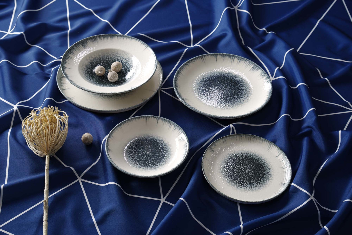 Fine Dine triangular plate